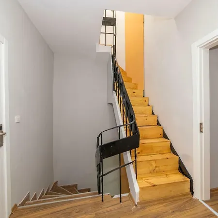 Pera Imperium 2 מלון *